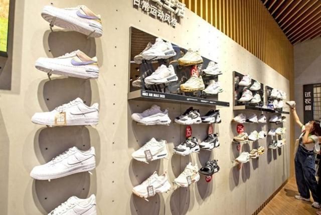 跑鞋中底技术的逐鹿战场千亿国际平台国产运动
