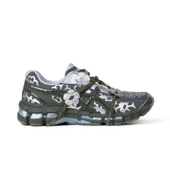 4双sneakers值得一冲！当「液态银」成春夏潮人招牌色这(图25)
