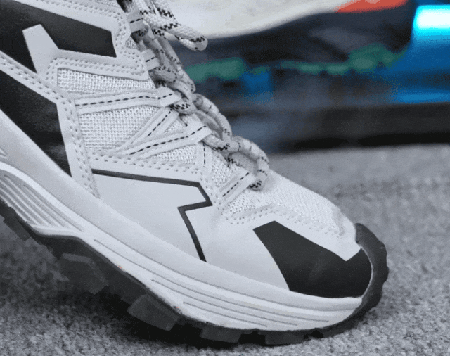 定爬山但是爱穿山地鞋？松弛到底的年轻人：不一