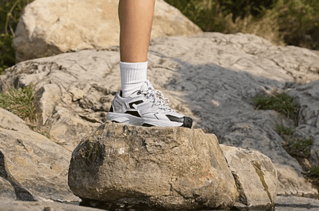 定爬山但是爱穿山地鞋?松弛到底的年轻人:不一(图2) 定爬山但是爱穿山地鞋?松弛到底的年轻人:不一(图2)