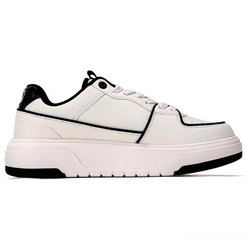 时尚与舒适的完美结合MLB增高鞋评测：