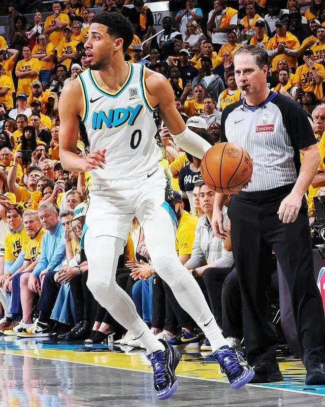 双战靴！有点易伤梦幻联动！可惜这